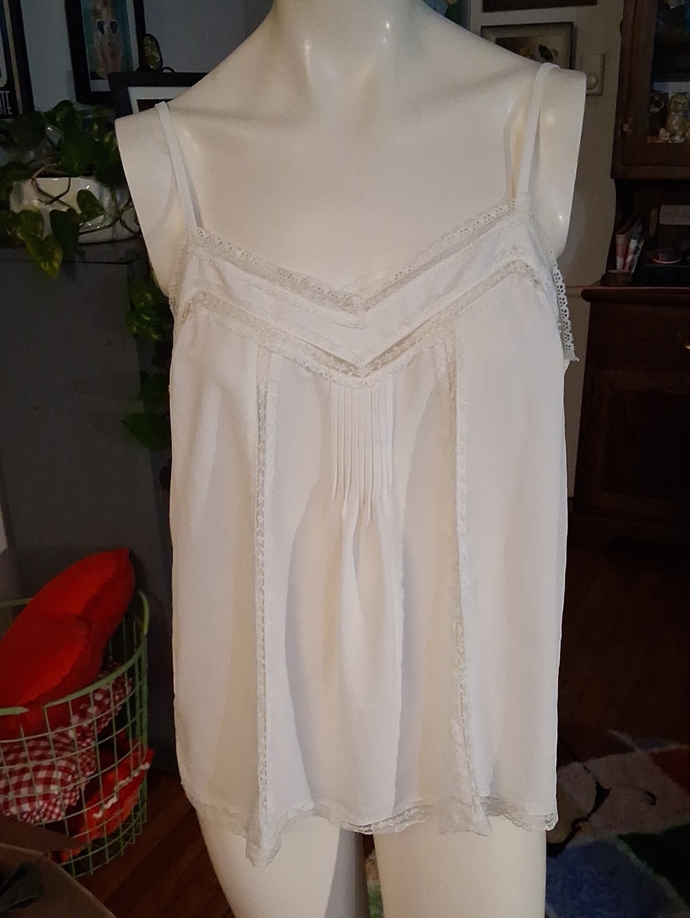 1. State Cream Lace-Detail V-Neck Camisole